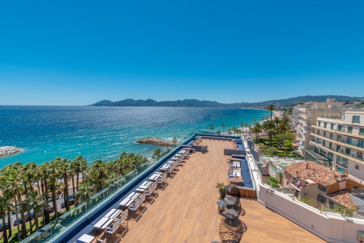 Terraza del Hotel Canopy by Hilton Cannes